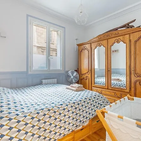 Refurbished Haussmannian Paryż