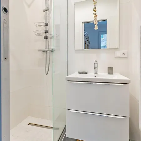 Refurbished Haussmannian * Paris